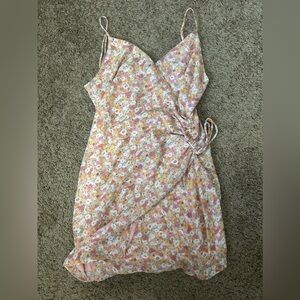 Cute floral dress Altrd state
